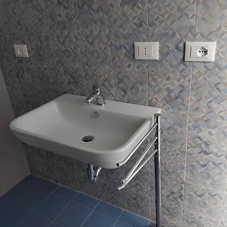 Il Campo Blu 1 Ognina
